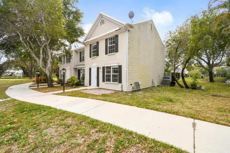 110 OLD ENGLISH Court, Jupiter FL 33458