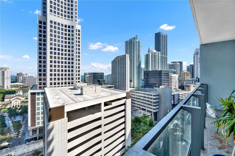 68 SE 6th St # 1207, Miami FL 33131