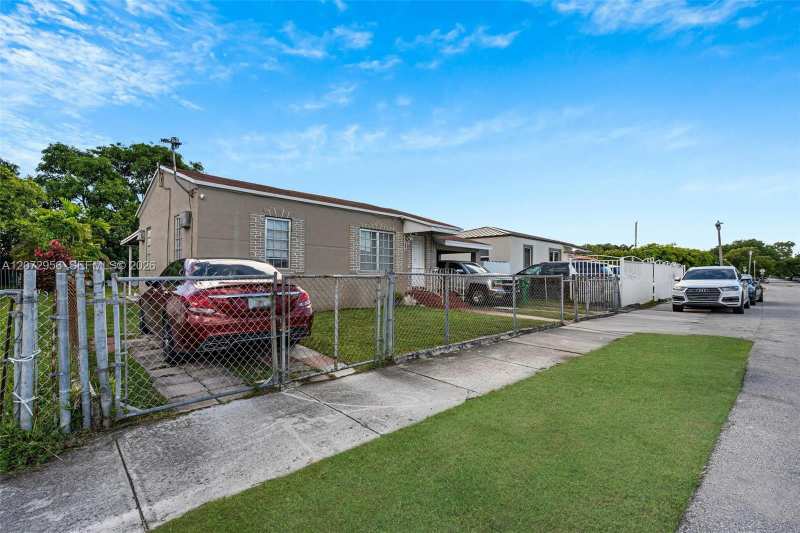 2364 SW 14th St, Miami FL 33145
