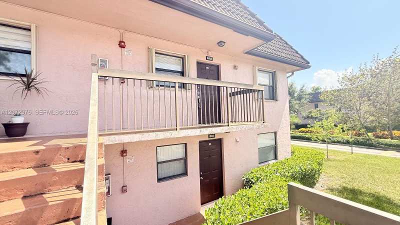 10452 NW 10th St # 206, Pembroke Pines FL 33026