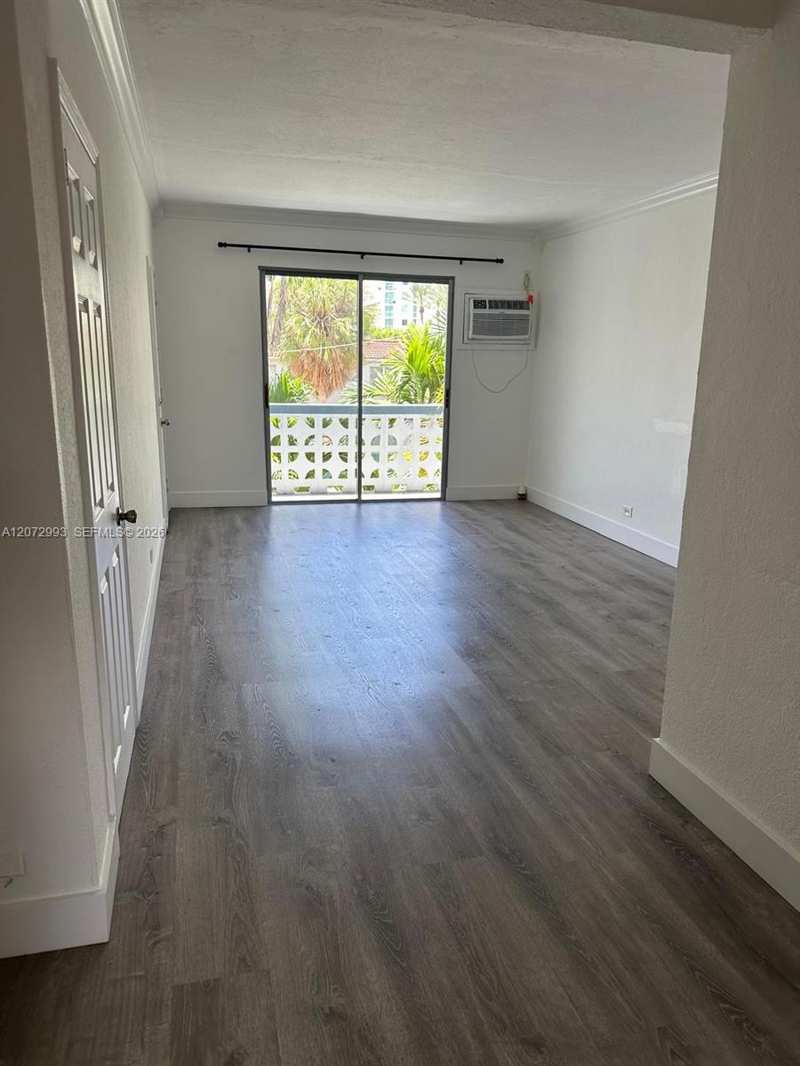 6805 Abbott Ave # 8, Miami Beach FL 33141