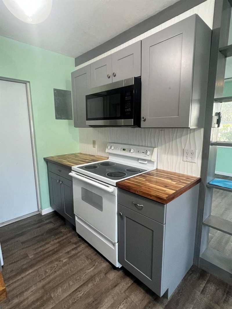 601 N D Street, FL 33460