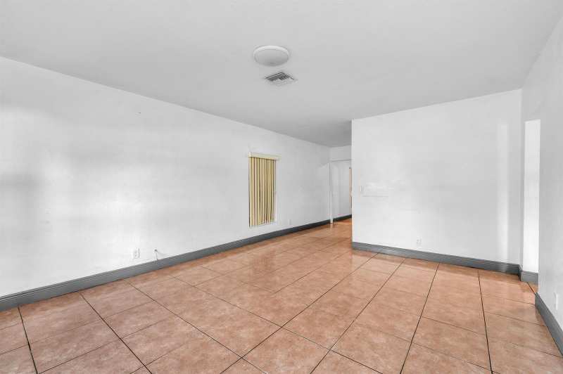 124 SW 10TH Avenue, Boynton Beach FL 33435
