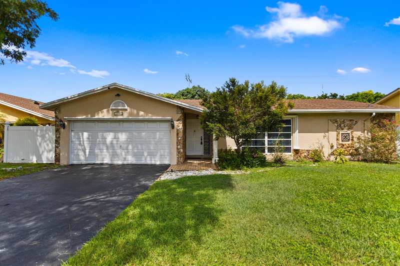 3750 NW 73rd Avenue, Lauderhill FL 33319