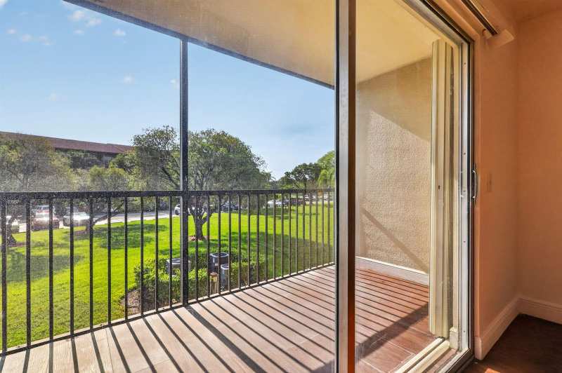 1301 SW 142nd Avenue # 214H, Pembroke Pines FL 33027