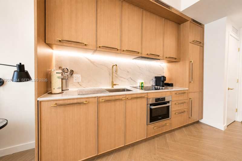 2700 NW 2nd AVE # 409, Miami FL 33142