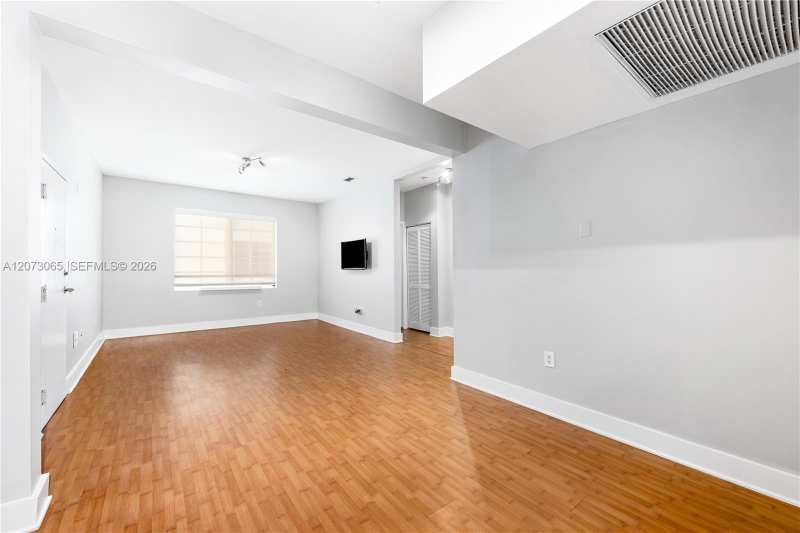 1000 Meridian Ave # 8, Miami Beach FL 33139
