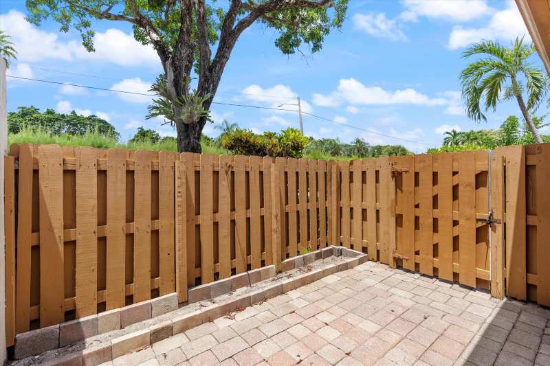 2035 SW 24TH Circle, Boynton Beach FL 33426