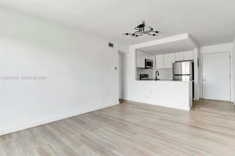 620 SW 10th St # 305, Miami FL 33130