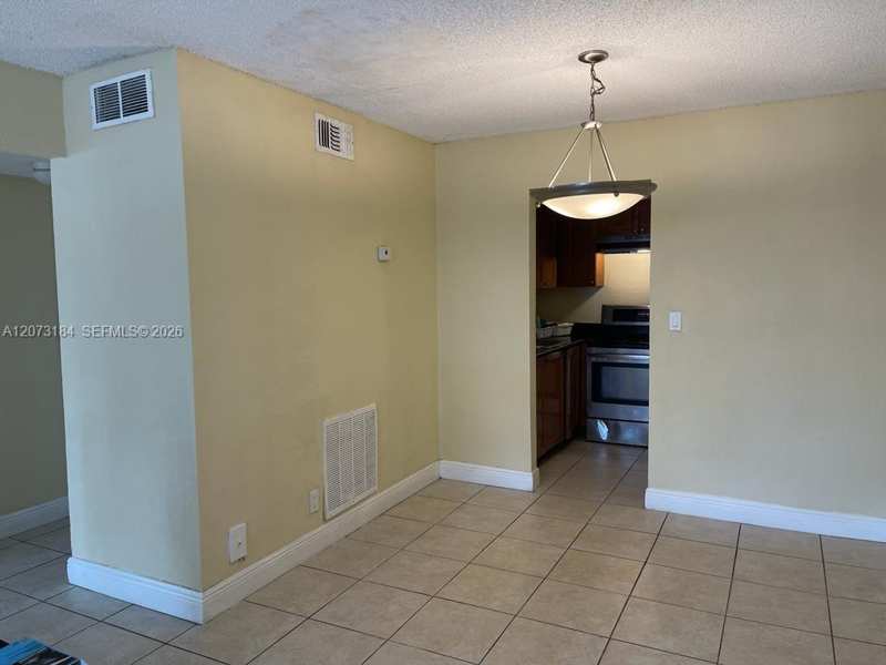 4251 NW 5th St # 112, Plantation FL 33317