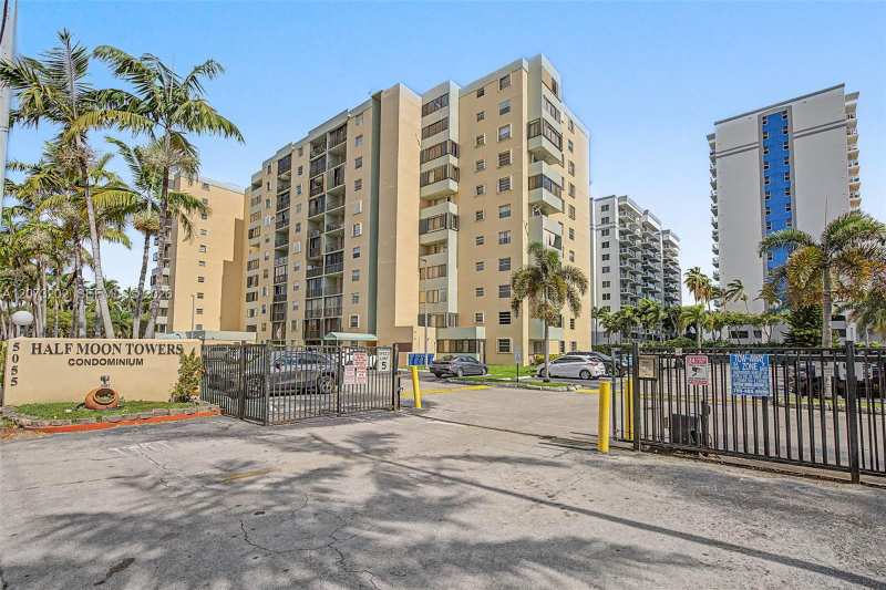 5055 NW 7th St # 112, Miami FL 33126