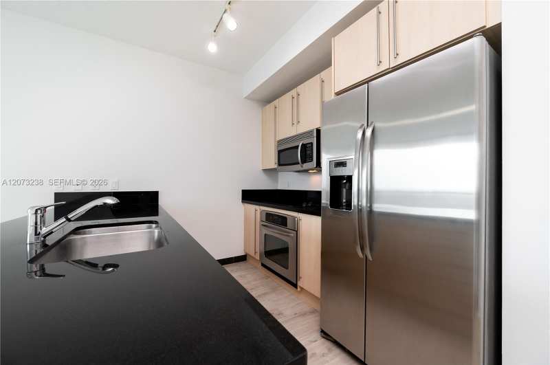 79 SW 12th St, Miami FL 33130