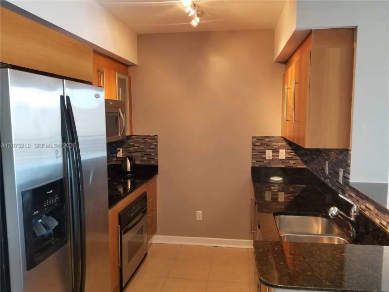 335 S Biscayne Blvd # 3802, Miami FL 33131