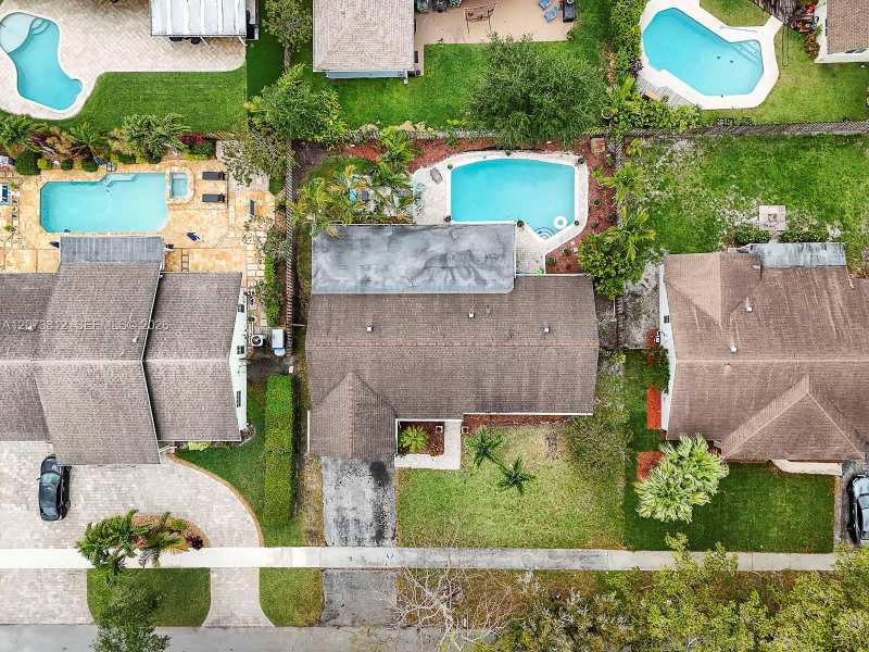 5009 SW 104th Ave, Cooper City FL 33328