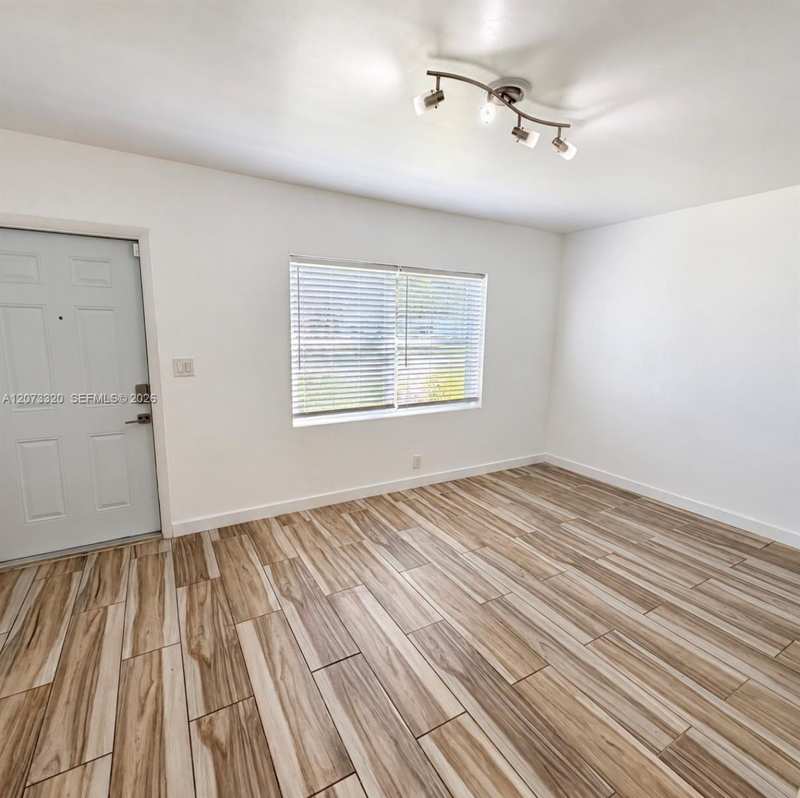 34 Allen Rd, West Park FL 33023