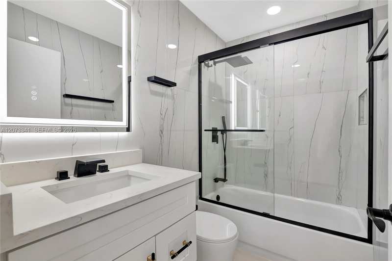 708 Normandy O # 708, Delray Beach FL 33484