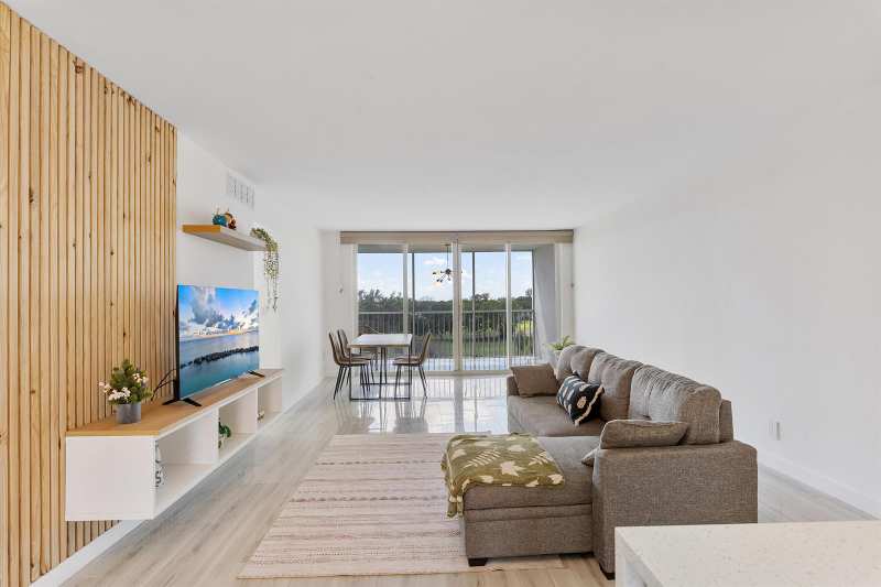 3001 S Course Drive # 502, Pompano Beach FL 33069