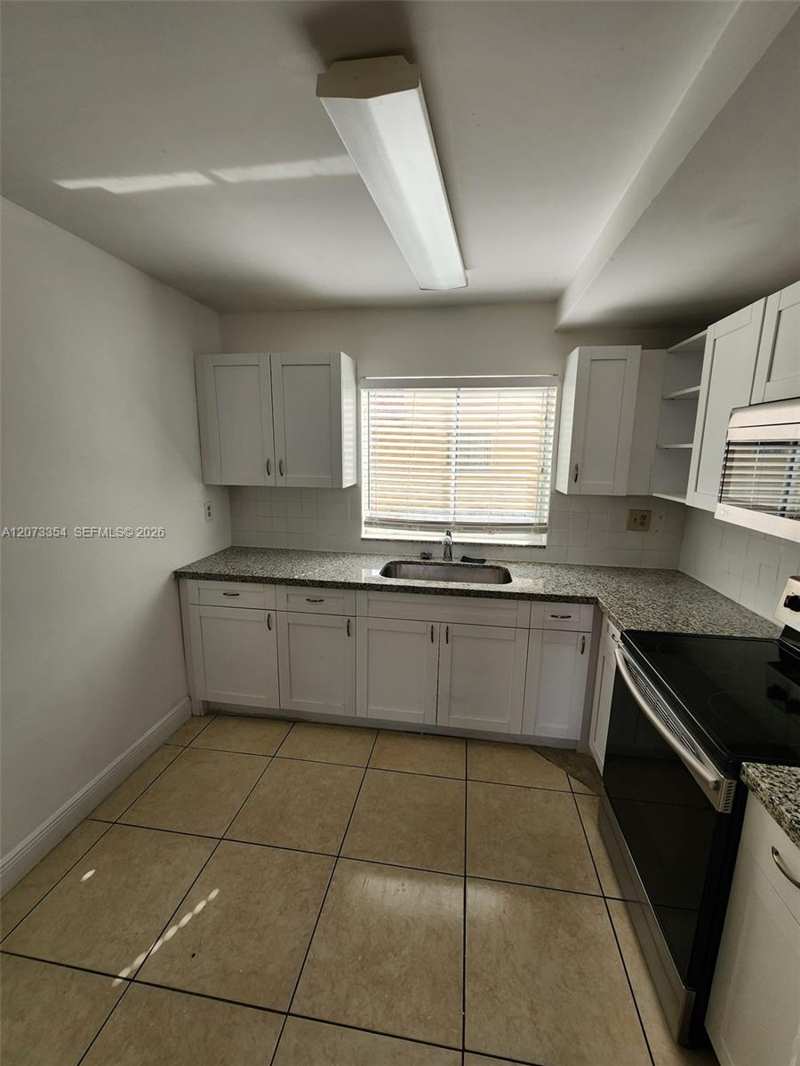 2770 W 61st Pl # 202, Hialeah FL 33016
