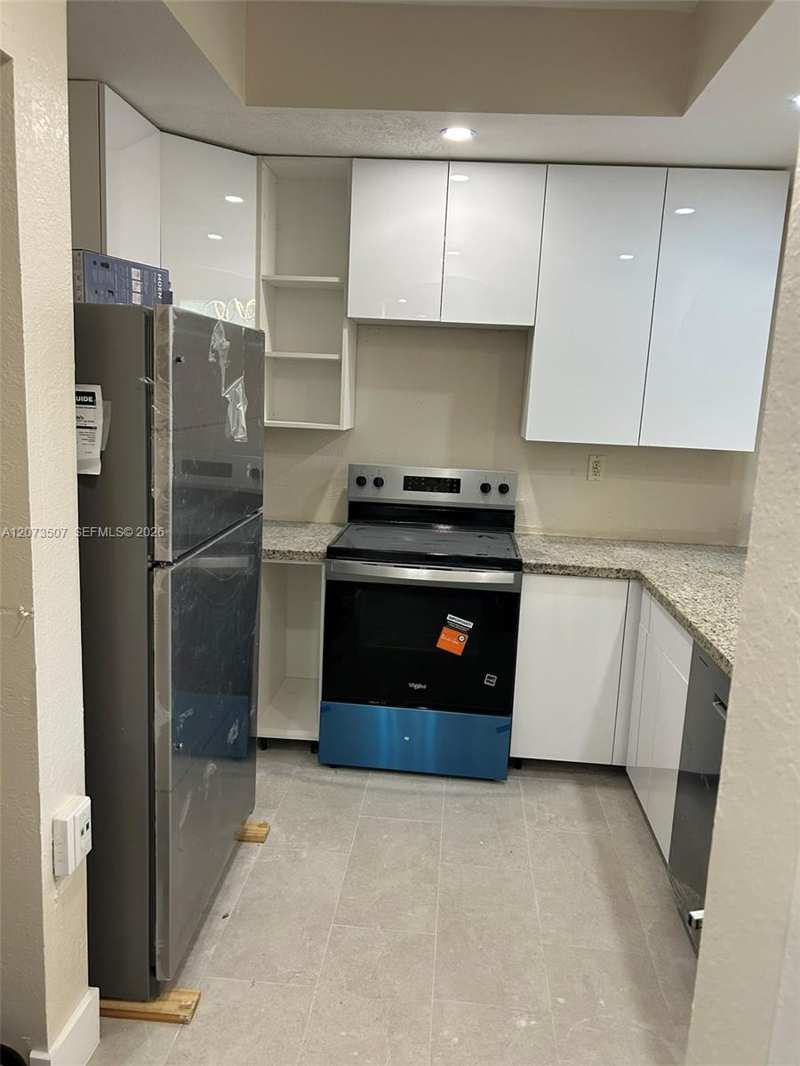 8964 W Flagler St # 209, Miami FL 33174