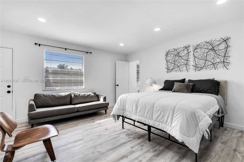 1510 Normandy # B, Miami Beach FL 33141