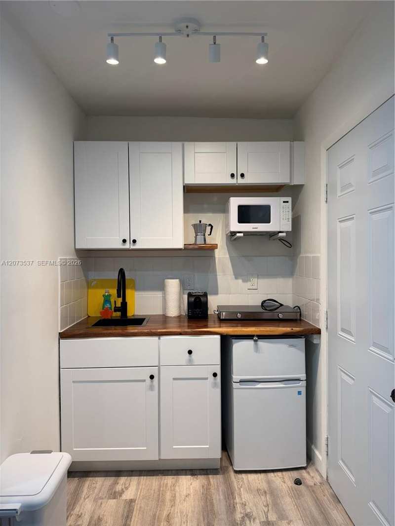 1510 Normandy # B, Miami Beach FL 33141