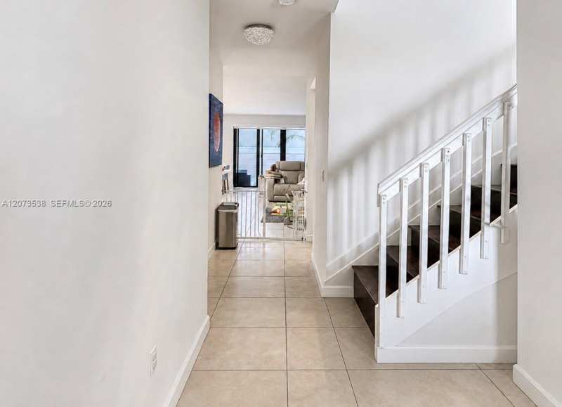 5930 NW 104th Path, Doral FL 33178