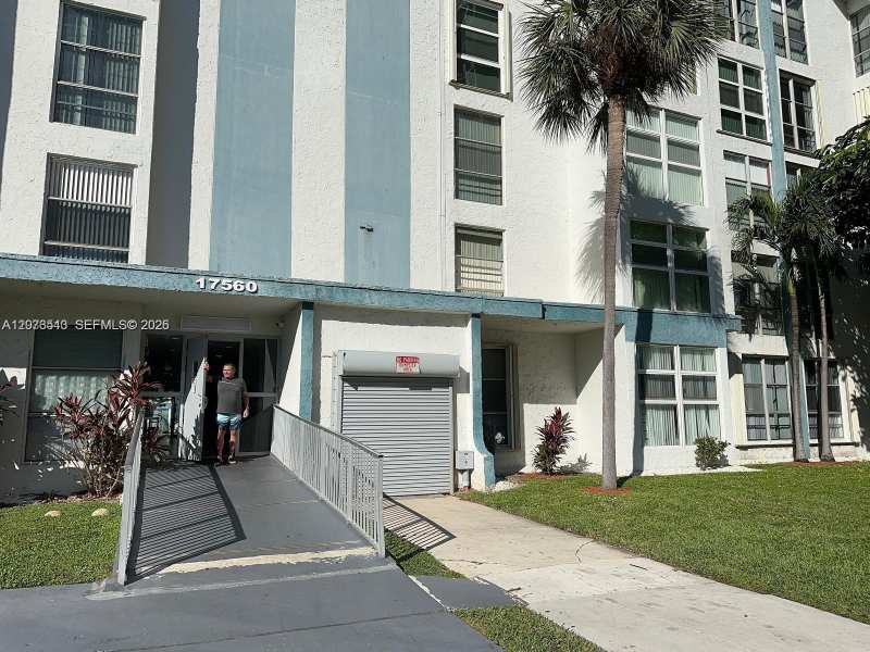 17560 Atlantic Blvd # 405, Sunny Isles Beach FL 33160