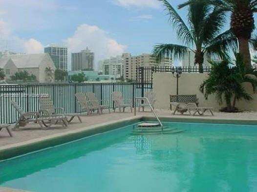 6937 Bay Dr # 410, Miami Beach FL 33141