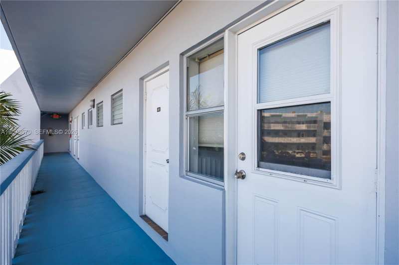 2300 Park Ln # 203, Hollywood FL 33021