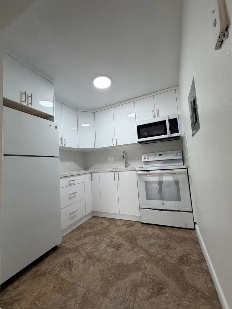 3640 NW 9TH Street # 306, Miami FL 33125