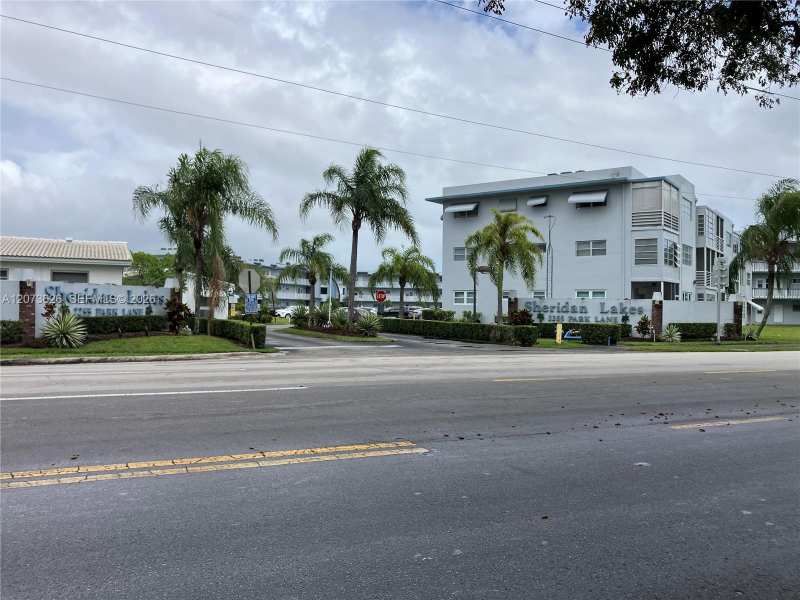 2300 Park Ln # 203, Hollywood FL 33021