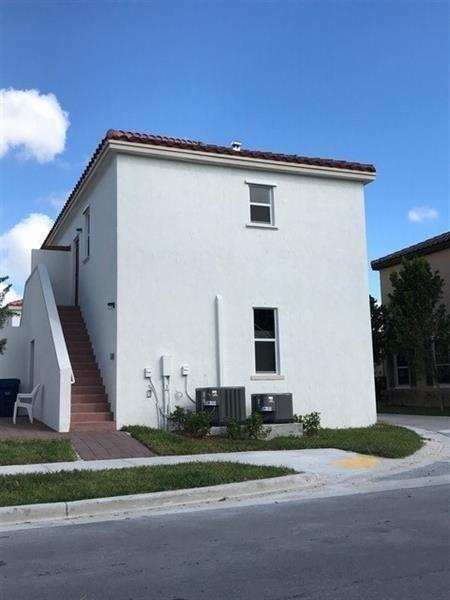 16954 SW 90TH Street, Miami FL 33196