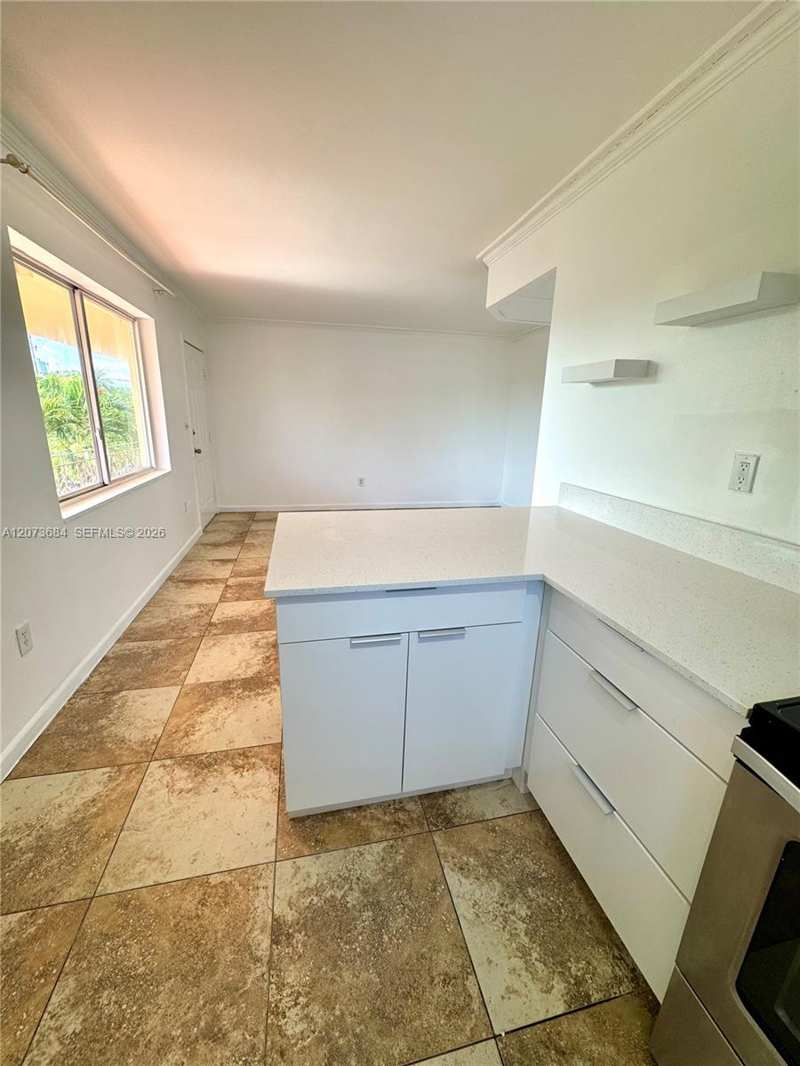 1020 SW 7 th # 9, Miami FL 33130