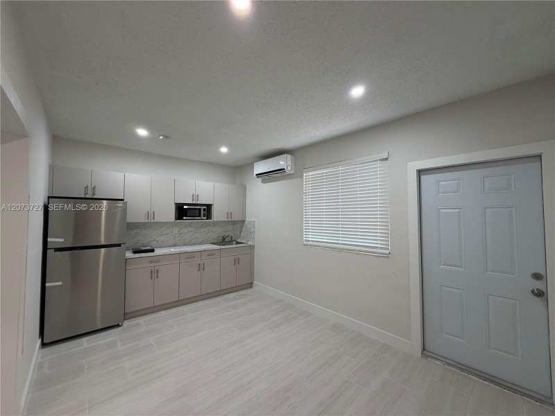 10921 SW 144 Av # 1, Miami FL 33186