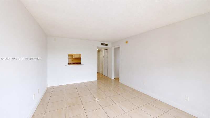 14201 N Kendall Dr # 401D, Miami FL 33186