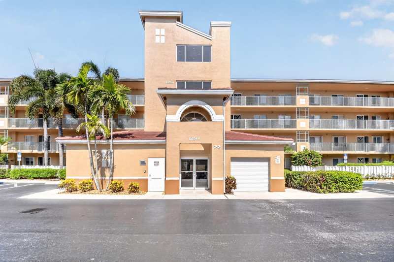12511 Imperial Isle Drive # 205, Boynton Beach FL 33437