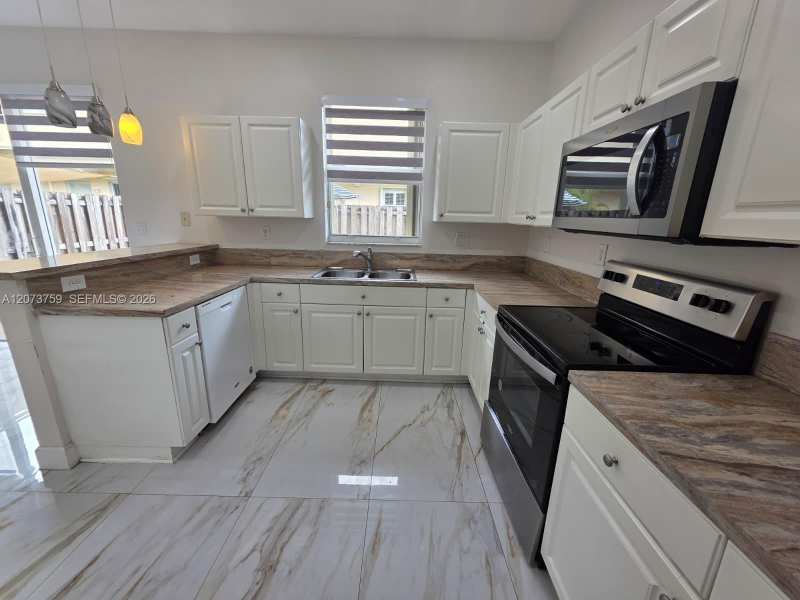 12822 SW 135th St # 12822, Miami FL 33186