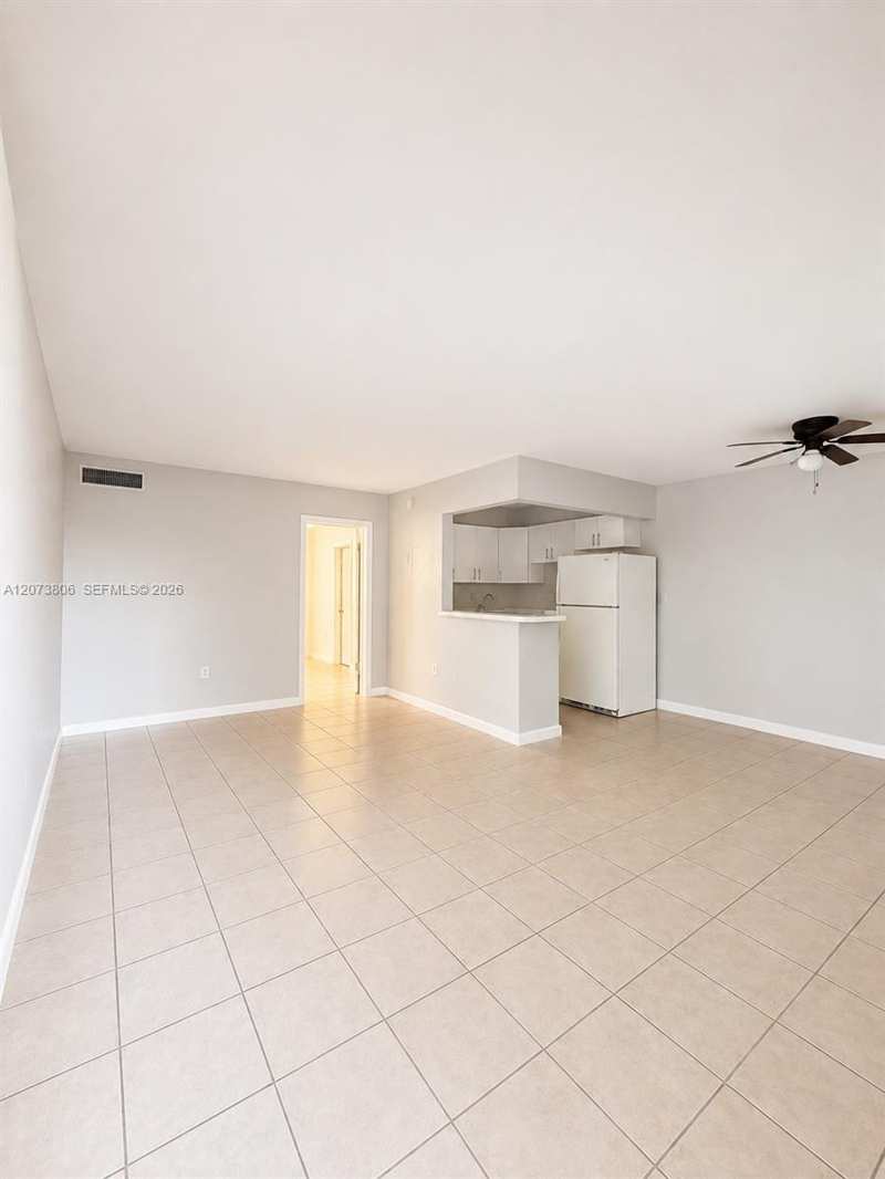 1330 W 54th St # 214C, Hialeah FL 33012