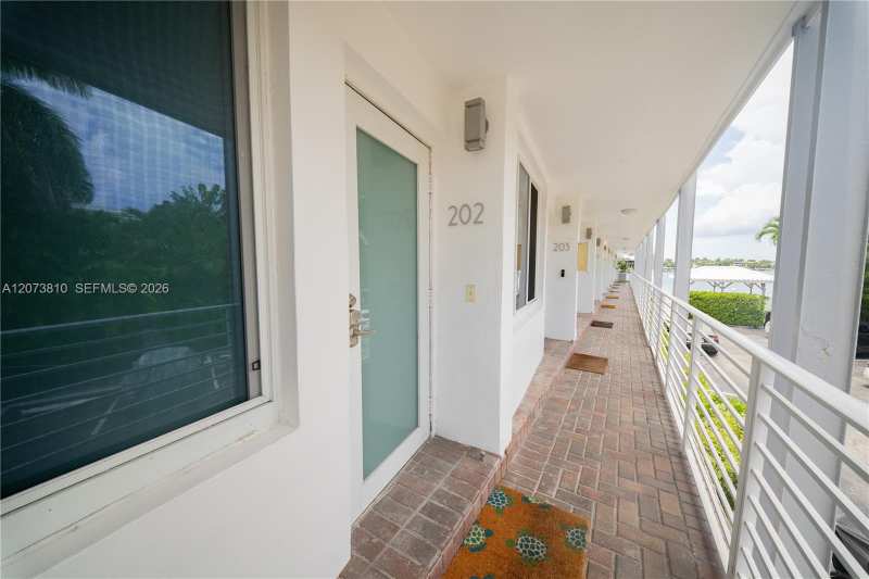 405 N Hibiscus Dr # 202, Miami Beach FL 33139