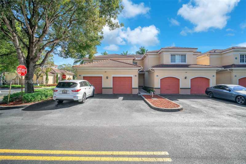 2532 Centergate Dr # 201, Miramar FL 33025