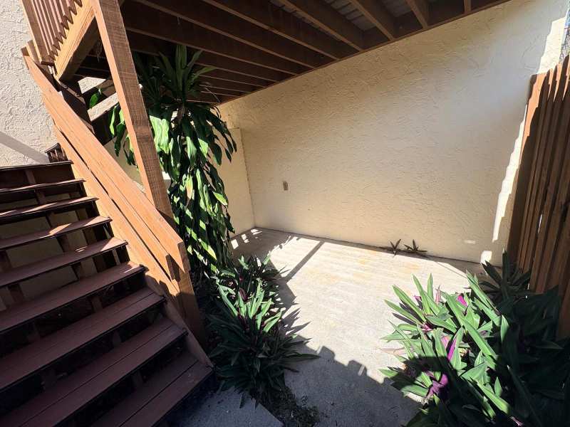 635 Executive Center Drive # 207, West Palm Beach FL 33401