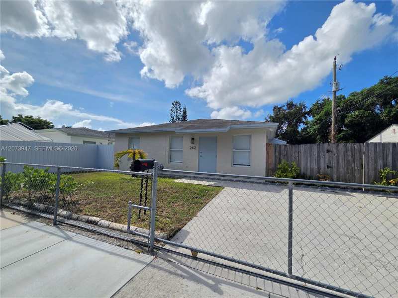 242 NW 51st Ave # 0, Miami FL 33126