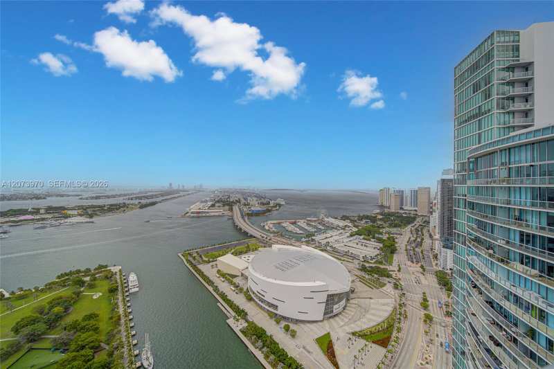 900 Biscayne Blvd # 5203, Miami FL 33132