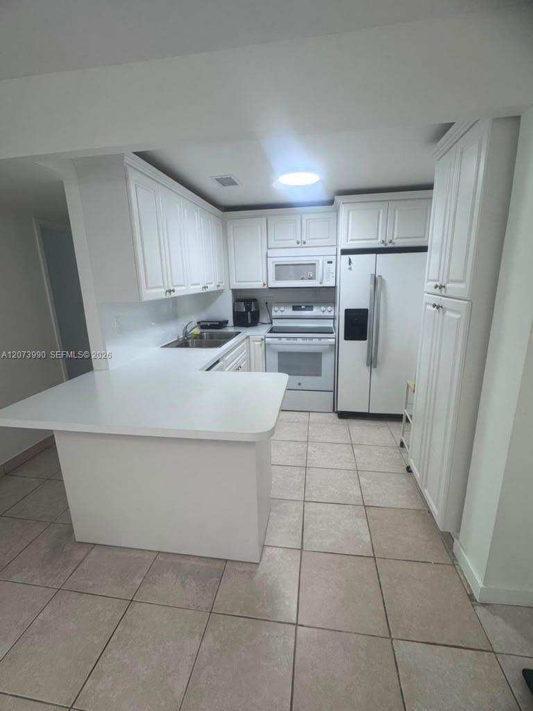 1913 S Ocean Dr # 422, Hallandale Beach FL 33009