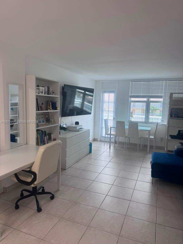 1913 S Ocean Dr # 422, Hallandale Beach FL 33009