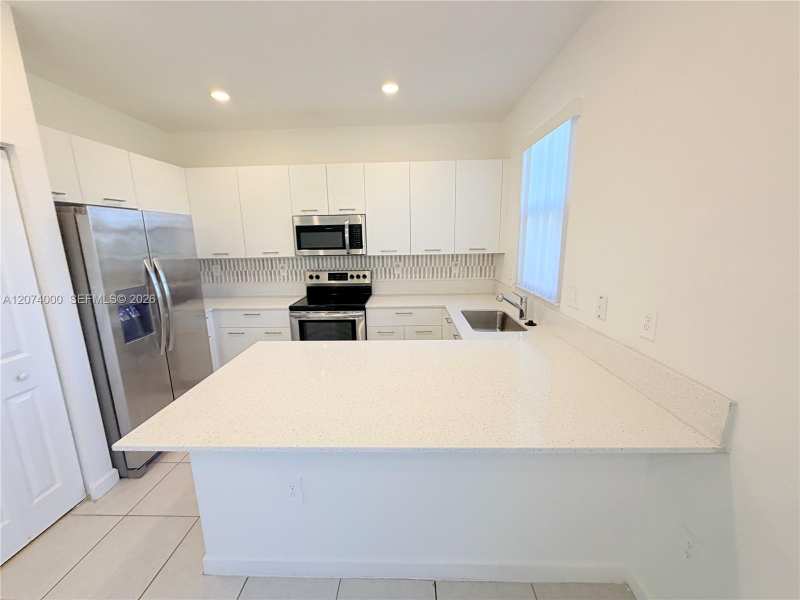 12432 NW 23rd Ct, Miami FL 33167