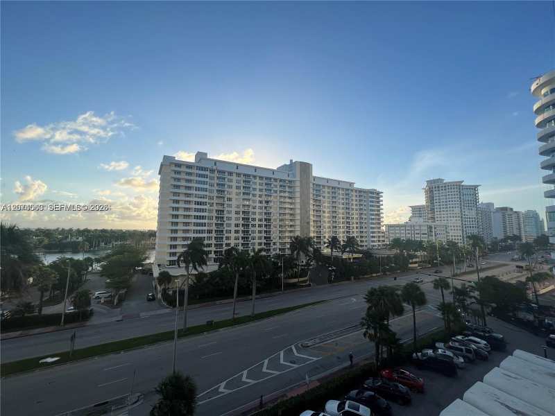 5555 Collins Ave # 7T, Miami Beach FL 33140