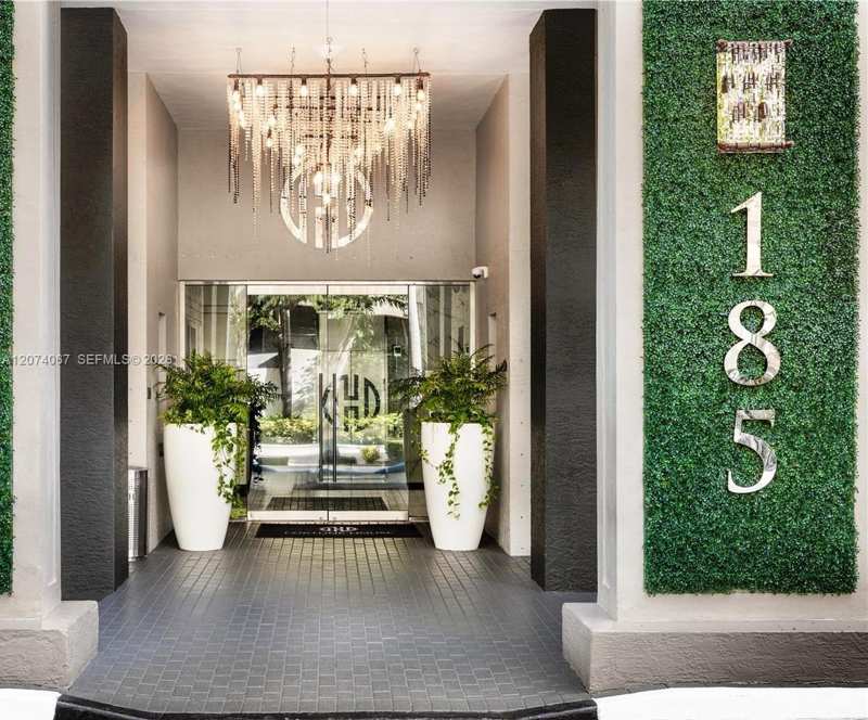 185 SE 14th Ter # 2206, Miami FL 33131