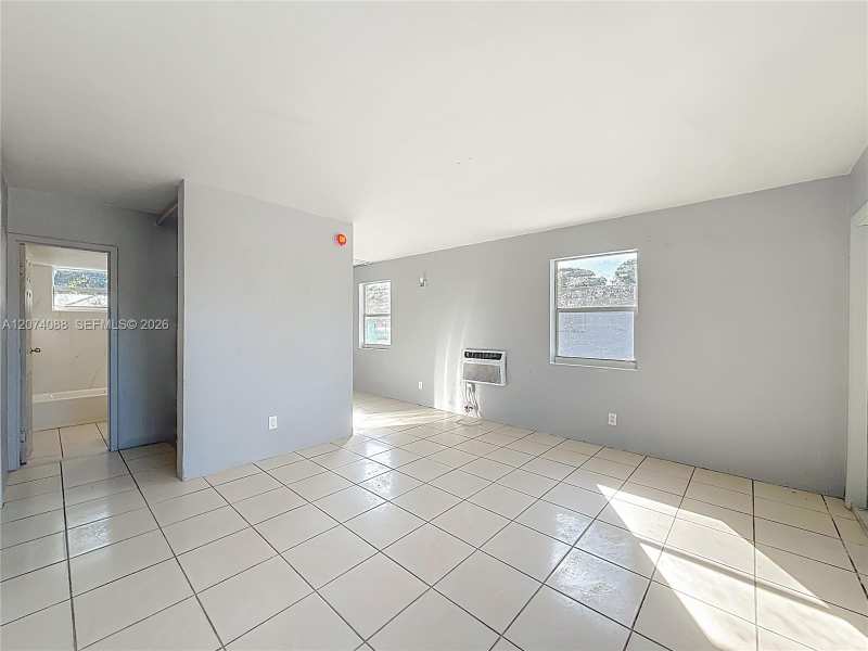 2408 NW 8th St, Pompano Beach FL 33069