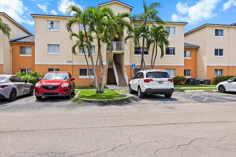 3610 N 56th Ave # 219, Hollywood FL 33021